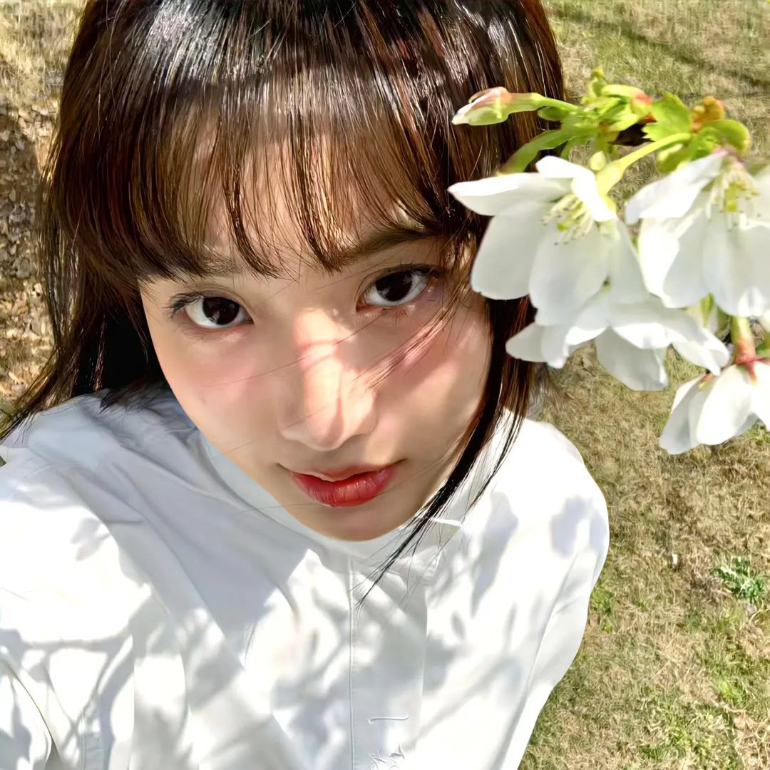 隔楼女孩：我们之间的层距
